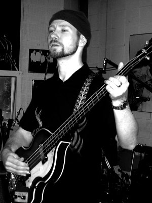 Pete playing bass in Sun studios